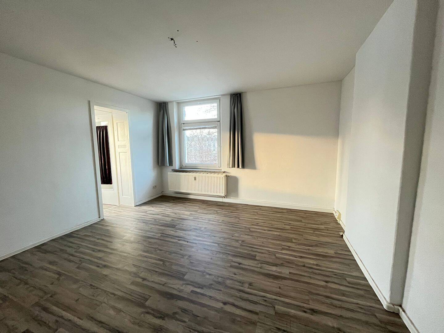 WG- oder Familienfreundliche 5-Zimmer-Wohnung mit Balkon in Chemnitz – Chemnitz – Vorschaubild 9