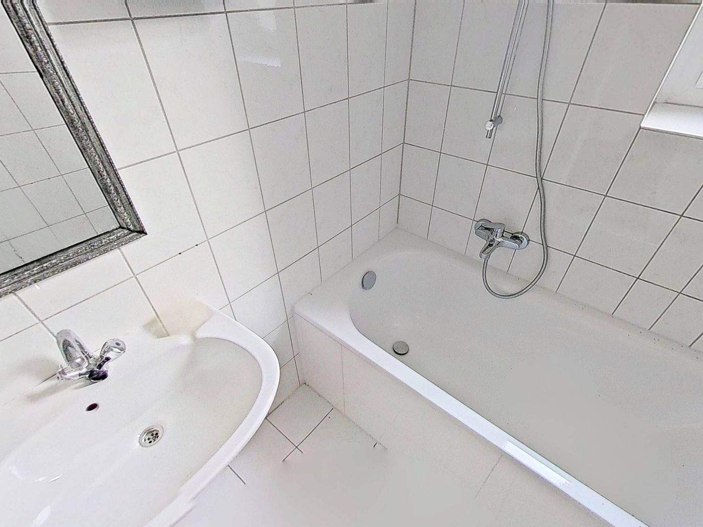 Sanierte 2-Zimmer-Wohnung mit Wannenbad – Wuppertal – Vorschaubild 8