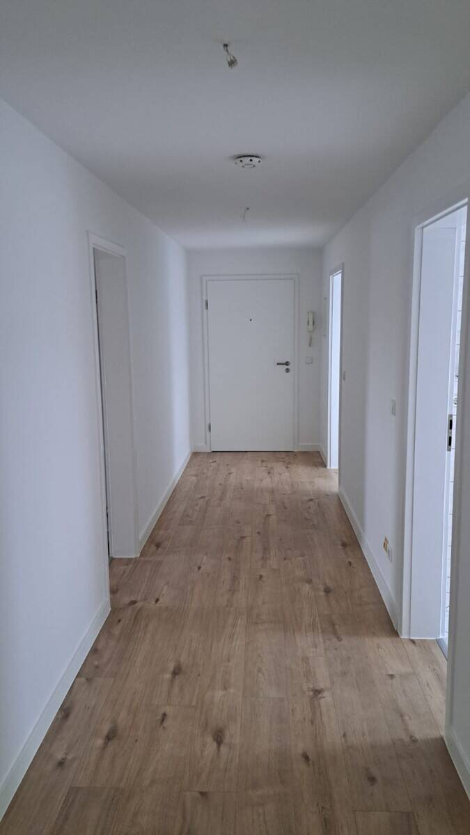 bezugsfertige 3-Raumwohnung in der Innenstadt, 5. Etage mit Aufzug – Chemnitz – Vorschaubild 4