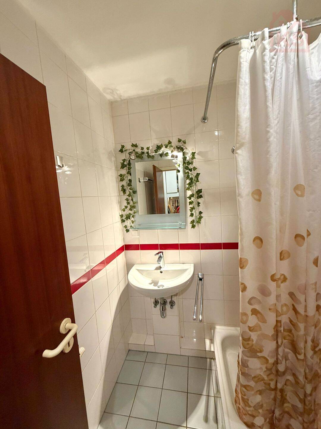 Schönes möbliertes1Zimmer Apartment mit Balkon In Saarbrücken-Sankt Johann zu vermieten. – Saarbrücken – Vorschaubild 6