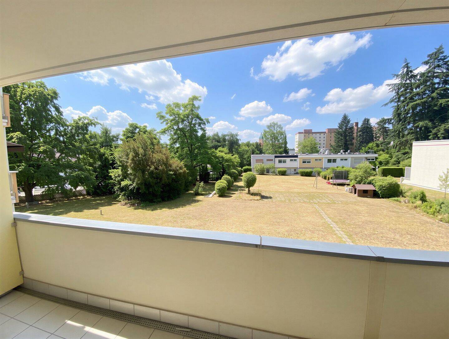 Toplage Schoppershof: Große 1-Zimmer-Wohnung mit separater Küche und tollem Südwest-Balkon – Nürnberg – Vorschaubild 2