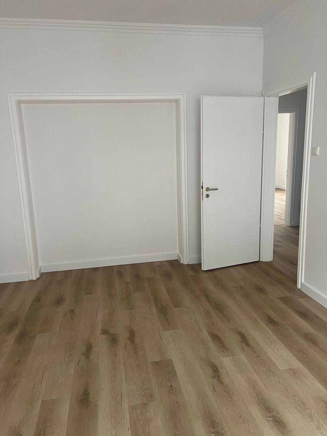 GROSSZÜGIGE DREIZIMMERWOHNUNG IM HERZEN VON MÖNCHENGLADBACH – Mönchengladbach – Vorschaubild 6