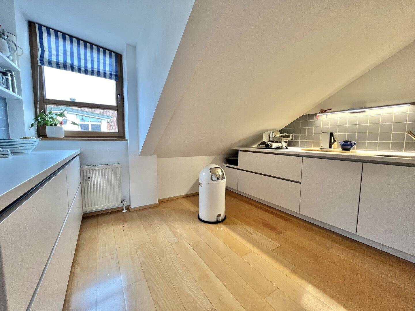 Wohnen mit Charme - Lichtdurchflutete und großzügige DG-Wohnung im Antonviertel – Ingolstadt – Vorschaubild 8