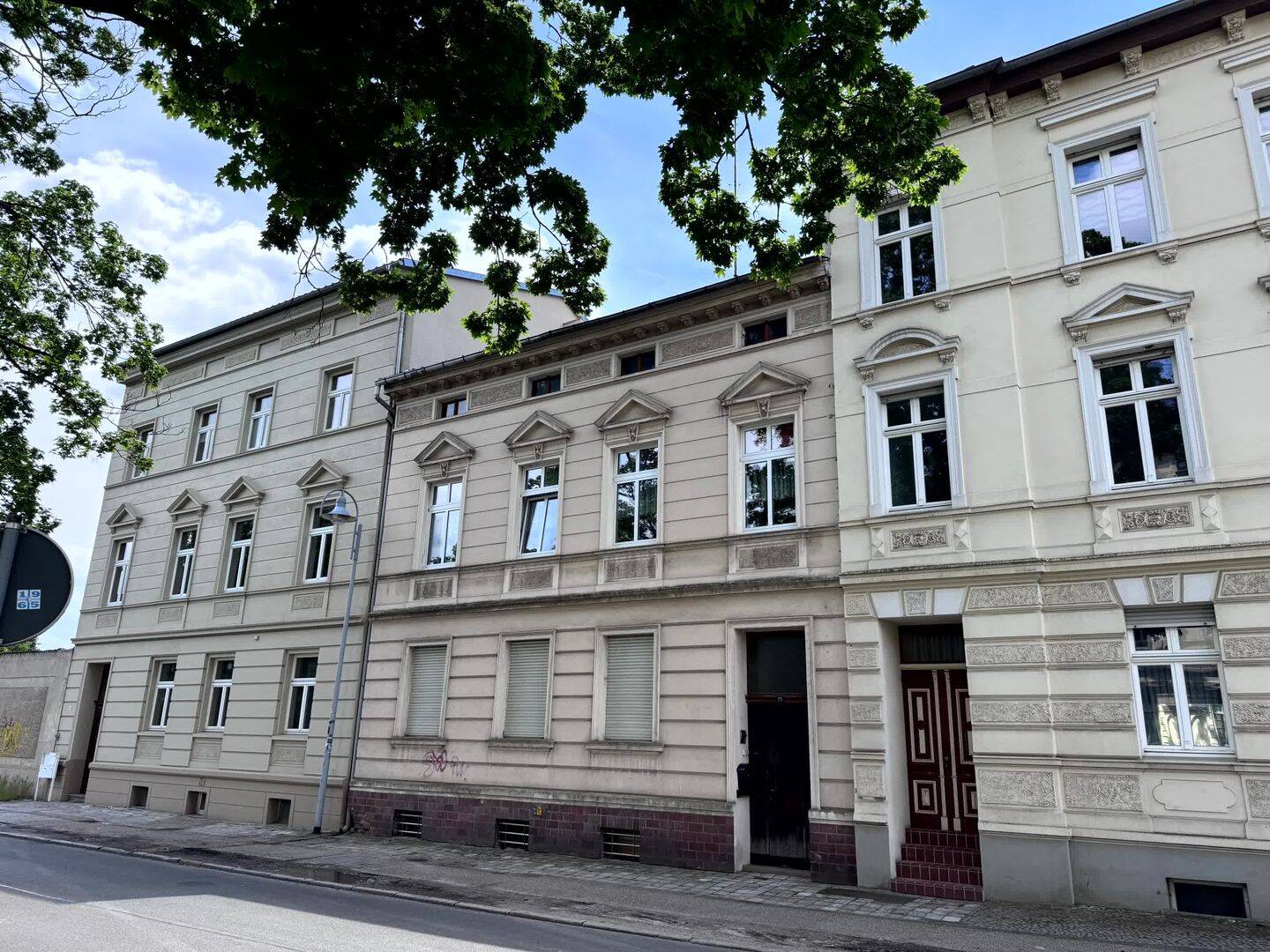 Geräumiges Zweifamilienhaus mit 7 Zimmern in Stendal