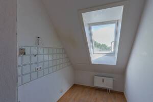 3,5-Zimmer-Maisonette-Wohnung mit Balkon und Tiefgarage in Ingolstadt-Nord! – 85055 Ingolstadt – Vorschaubild 4
