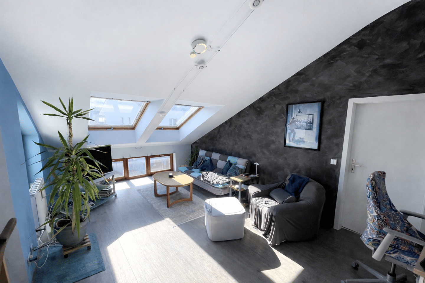 Wohnen über den Dächern: Helle 2-Zimmer-Wohnung mit Dachterrasse und Tiefgarage in Bestlage – Pforzheim – Vorschaubild 9
