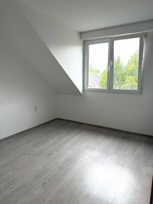 Gepflegte 2 Zimmer Wohnung mit Balkon u. Garage in ansprechendem Haus mit Aufzug in Rheinhausen – 47226 Duisburg – Vorschaubild 9