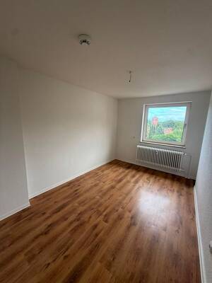 Schöne 4-Zimmer-Wohnung mit Einbauküche in Kiel – 24143 Kiel – Vorschaubild 7