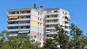 3 Zimmmer . Panoramablick . komplett saniert . – 90765 Fürth – Vorschaubild 2