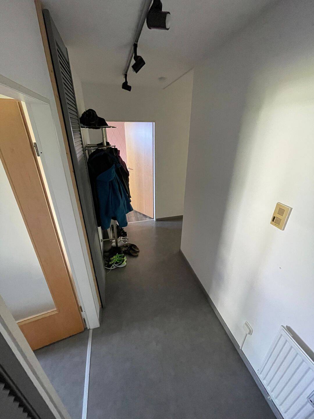 Hochwertig sanierte 2-Zimmer-Wohnung - Tiefgarage, ruhige Lage und Top-Anbindung in Milbertshofen – München – Vorschaubild 7