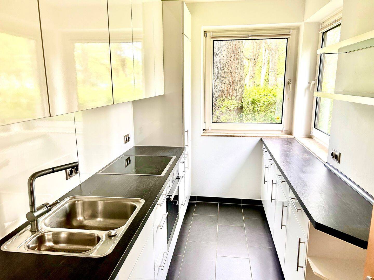 Attraktive 3 Zimmer Wohnung mit Terrasse in schöner Lage inklusive eines Stellplatzes – Hamburg – Vorschaubild 5