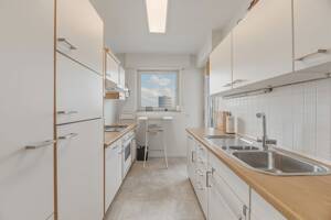 Charmante 2-Zimmer-Wohnung mit Südterrasse, Balkon mit Weitblick und Einzelgarage in Halbhöhenlage – 70186 Stuttgart – Vorschaubild 6