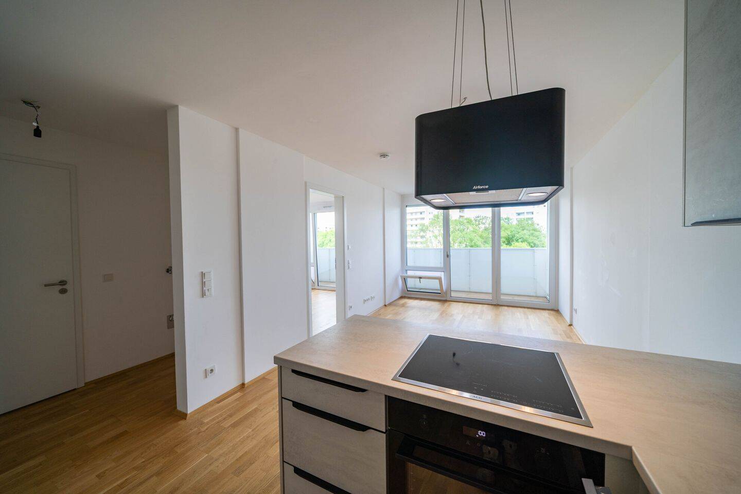 Helle 2-Zimmer-Wohnung mit hochwertiger Einbauküche – Regensburg – Vorschaubild 4