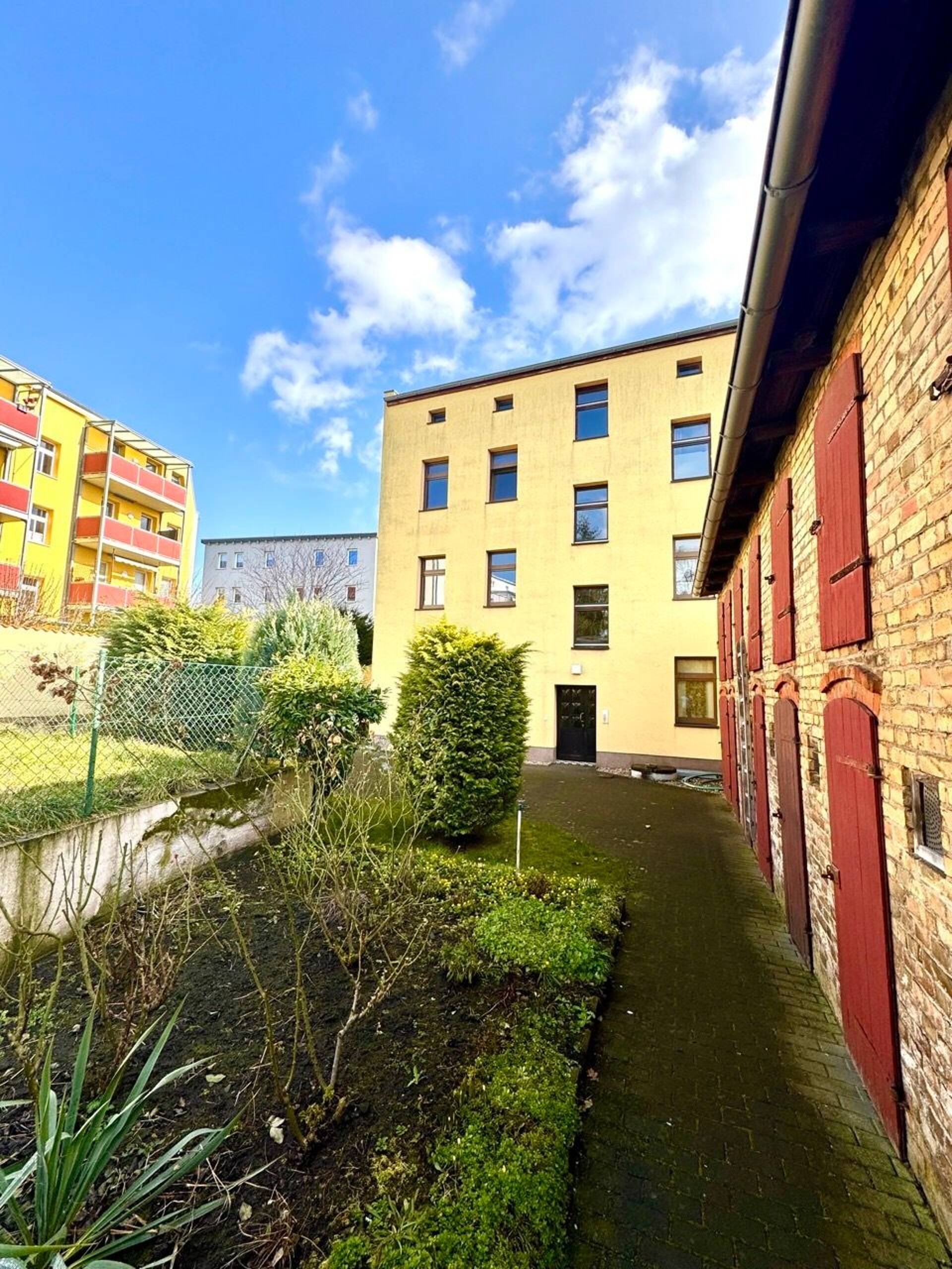 Haus in 39116 Magdeburg mit 262,27 m² kaufen