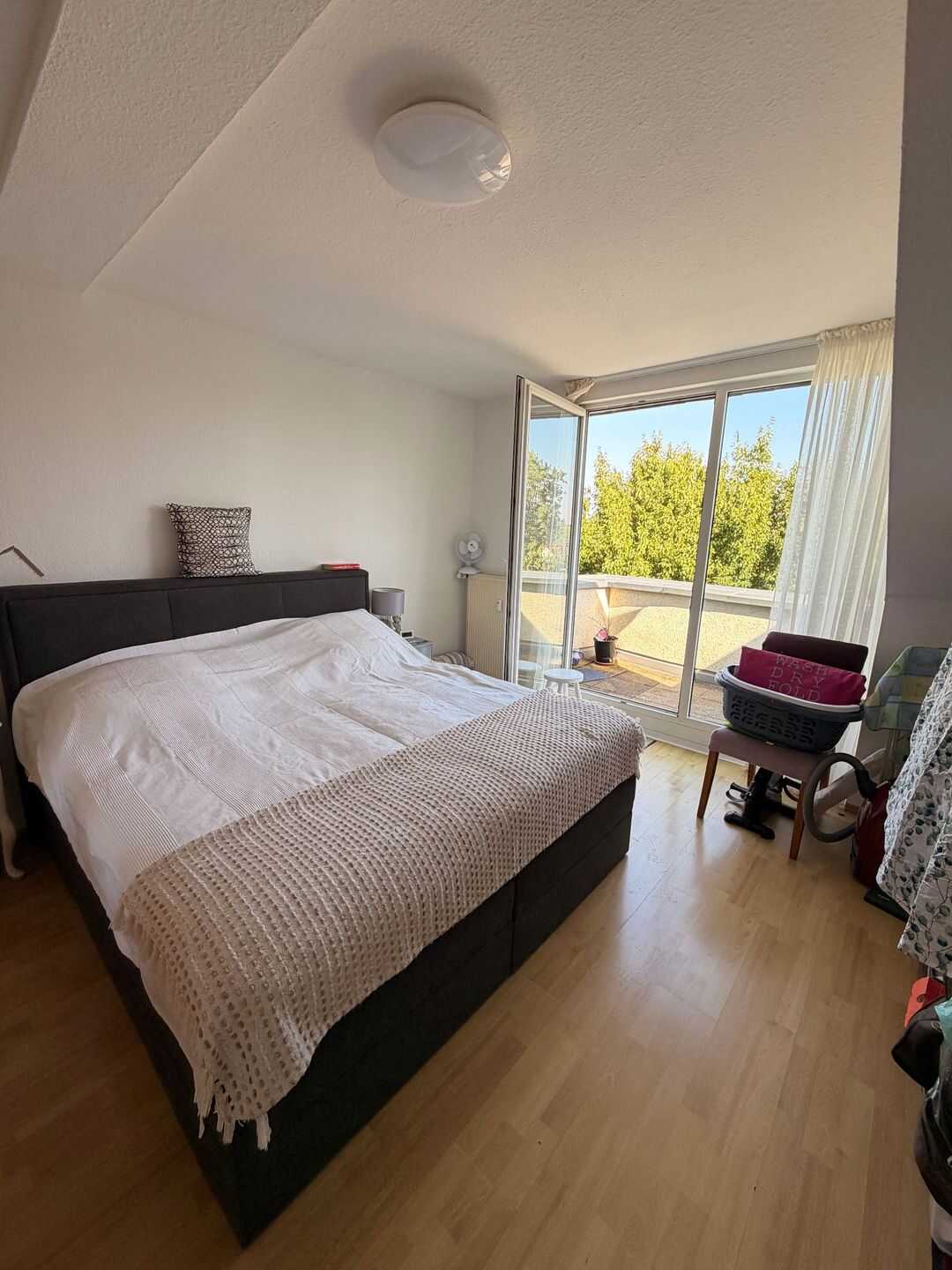 Dachgeschoss-2-Zimmer mit Balkon und Aufzug in Bochum – Bochum – Vorschaubild 3