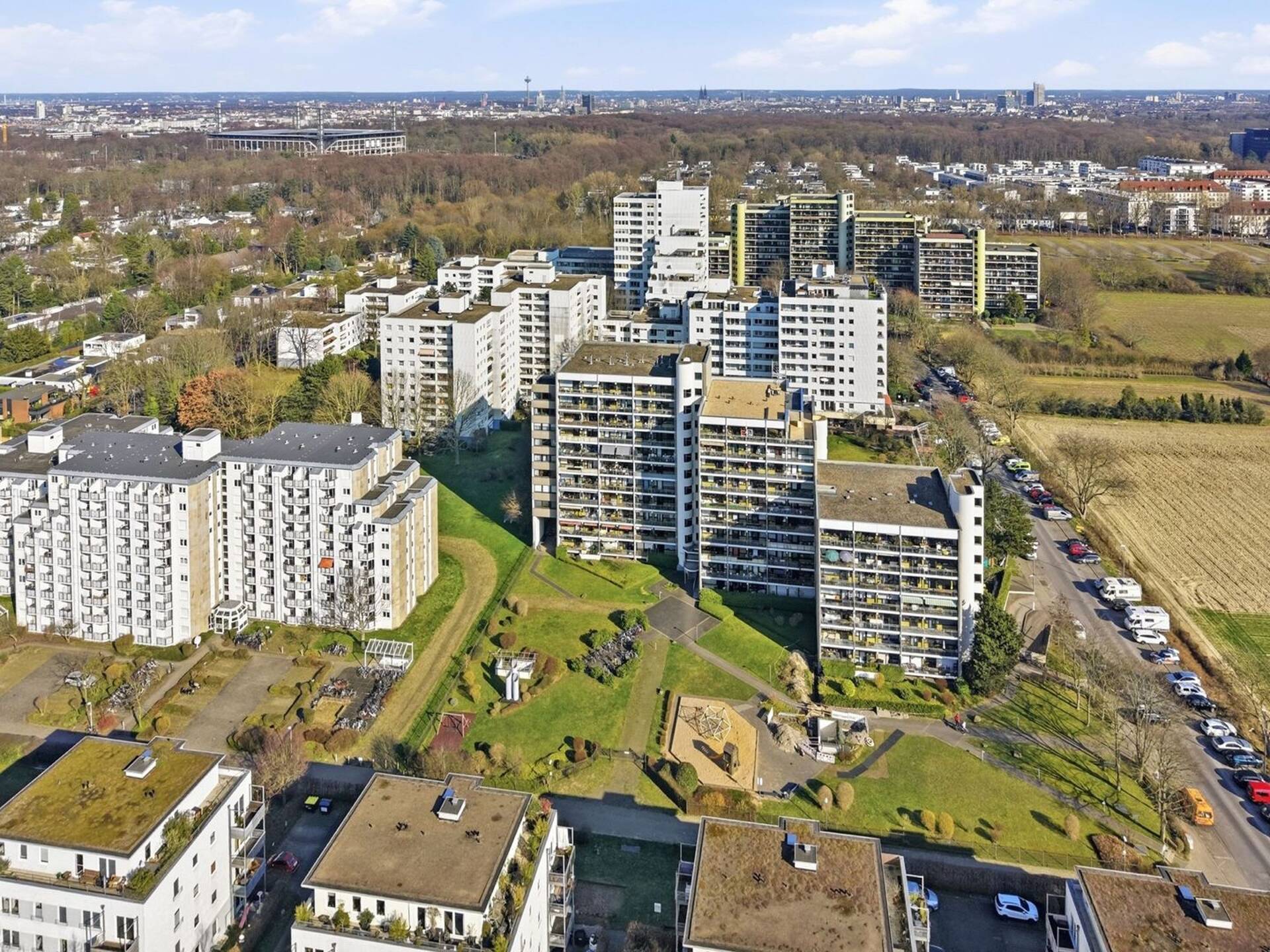 Erdgeschosswohnung in 50858 Köln mit 117 m² kaufen
