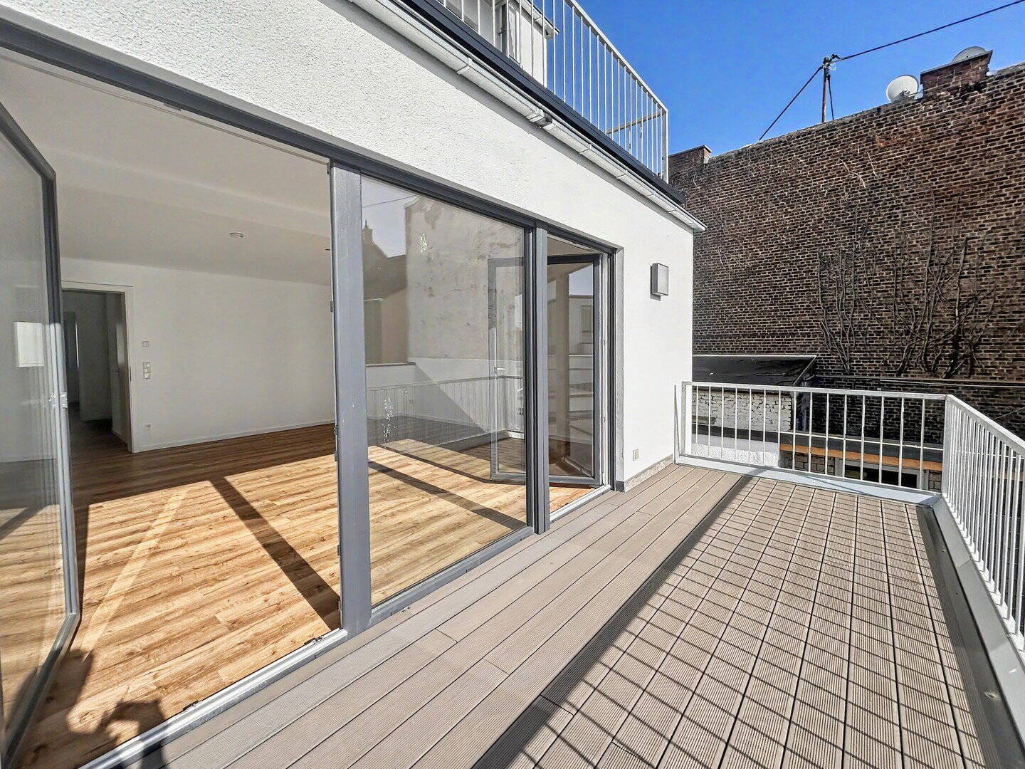 Neubau-Erstbezug: Barrierefreie 3-Zimmer-Wohnung mit Sonnenbalkon und moderner Ausstattung