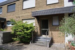 Schönes Haus in Rahm mit 1 Garage und 3 Stellplätzen