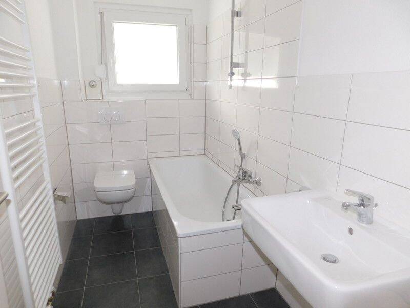 Erstbezug nach Renovierung: Gemütliche 1,5-Raum-Whg. mit großem Balkon – Essen – Vorschaubild 3