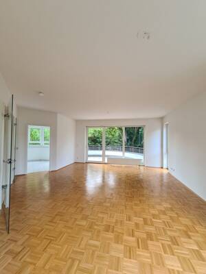 Wunderschöne helle Wohnung im Grünen
