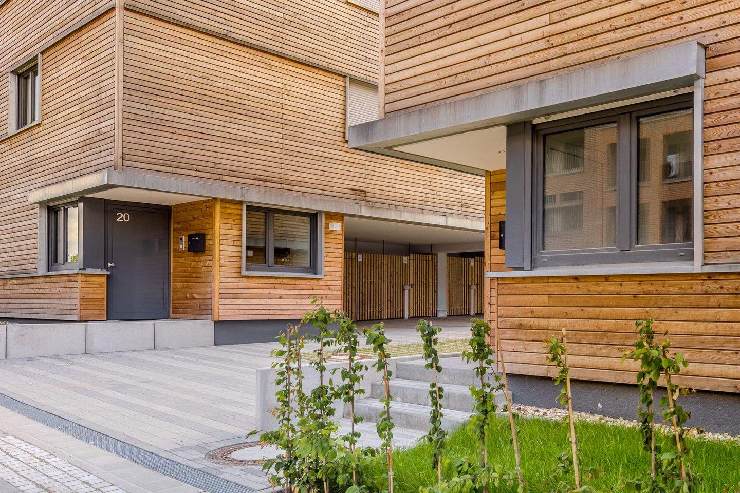 Großzügiges Eck-Stadthaus mit Süd-Dachterrasse | 5 Zimmer auf ca. 160 m²