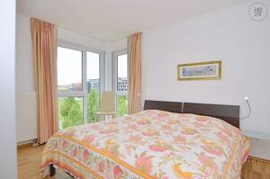 Exklusive, möblierte 3-Zimmer-Penthousewohnung mit WLAN, Stellplatz und Balkon in Fürth – 90763 Fürth – Vorschaubild 2