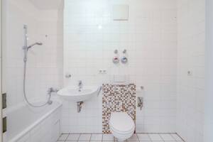Lichtdurchflutete 2-Zimmer-Wohnung mit TG-Stellplatz im beliebten Dichterviertel – 10115 Berlin – Vorschaubild 7