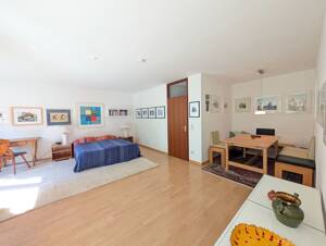 Großzügig geschnittene 1-Zimmer-Wohnung mit ruhiger Innenhofloggia & Duplex-Stellplatz – 80339 München – Vorschaubild 2