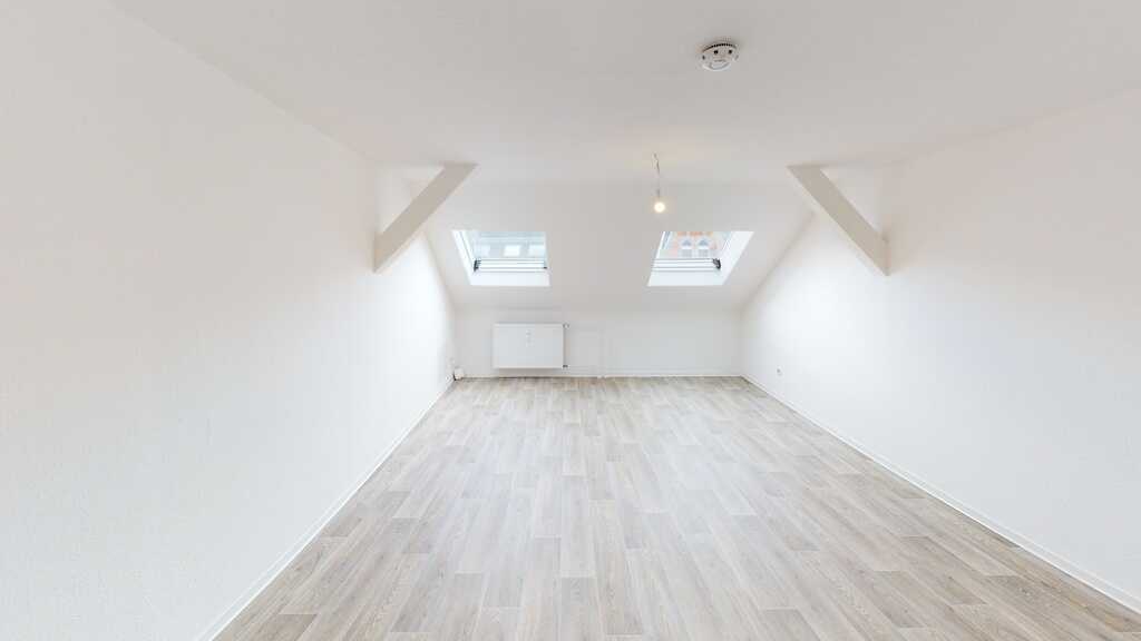 Für Sportliche - Dachgeschosswohnung mit Einbauküche – Chemnitz – Vorschaubild 3
