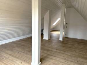 Charmantes 1-Zimmer-Apartment mit Einbauküche im Herzen der Öhringer Altstadt – 74613 Öhringen – Vorschaubild 1
