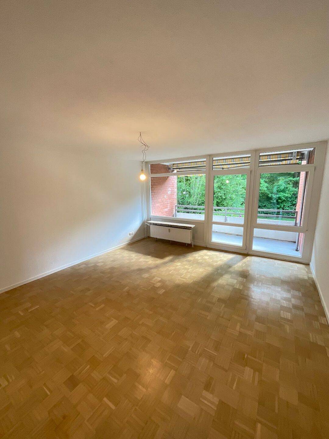 Wunderschöne sanierte 3 Zimmer Wohnung, mit Balkon im Herzen von Schilksee.
