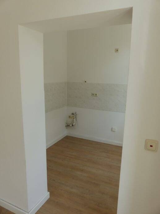 Hübsche helle 2-Raum-Single-Wohnung mit Küche und Glasfaseranschluss! – Chemnitz – Vorschaubild 4
