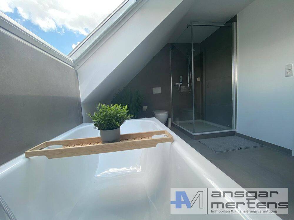 (D)EIN Wohngefühl am Bunten Garten! Penthouse inklusive Loftgalerie, Loggia, Küche & Garten – Mönchengladbach – Vorschaubild 8