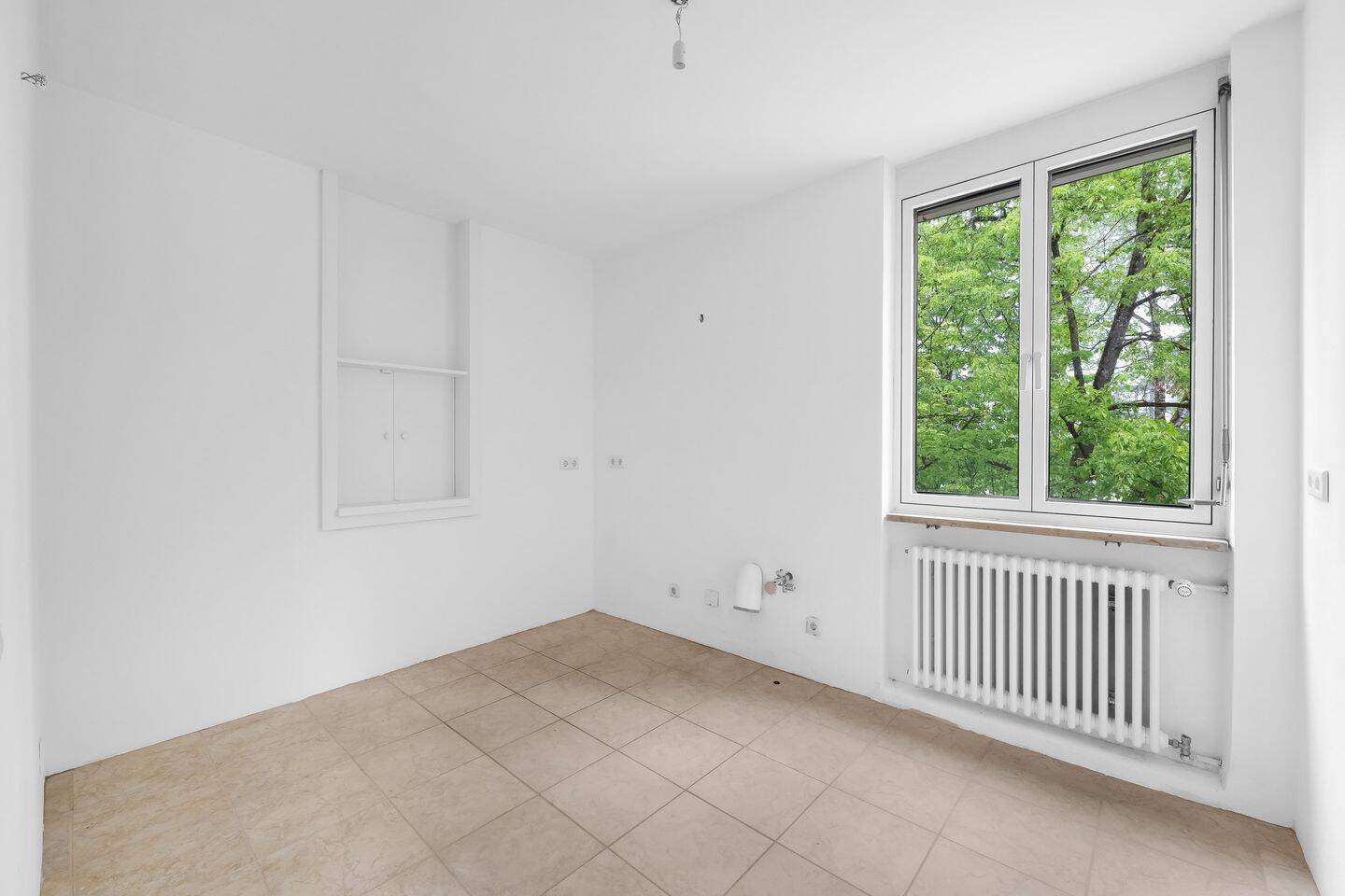 Sofort frei! Renovierte, lichtdurchflutete 3-Zimmer-Wohnung mit ruhigem Westbalkon – München – Vorschaubild 7