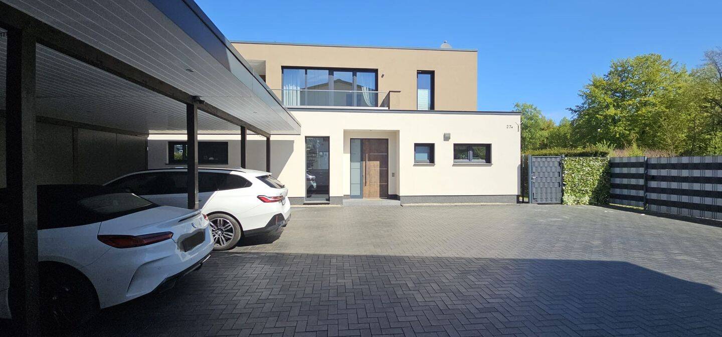 Exklusives Einfamilienhaus mit Swimmingpool und Boardinghouse (6 WE), Montagehalle im Gewerbegebiet – Bielefeld – Vorschaubild 2