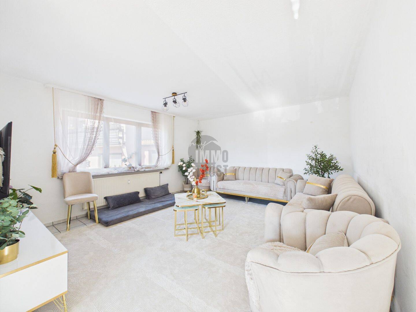 DREIFAMILIENHAUS MIT TEILUNGSERKLÄRUNG - CA. 5 % SOLLRENDITE & 3 GARAGEN! – Straubenhardt – Vorschaubild 3
