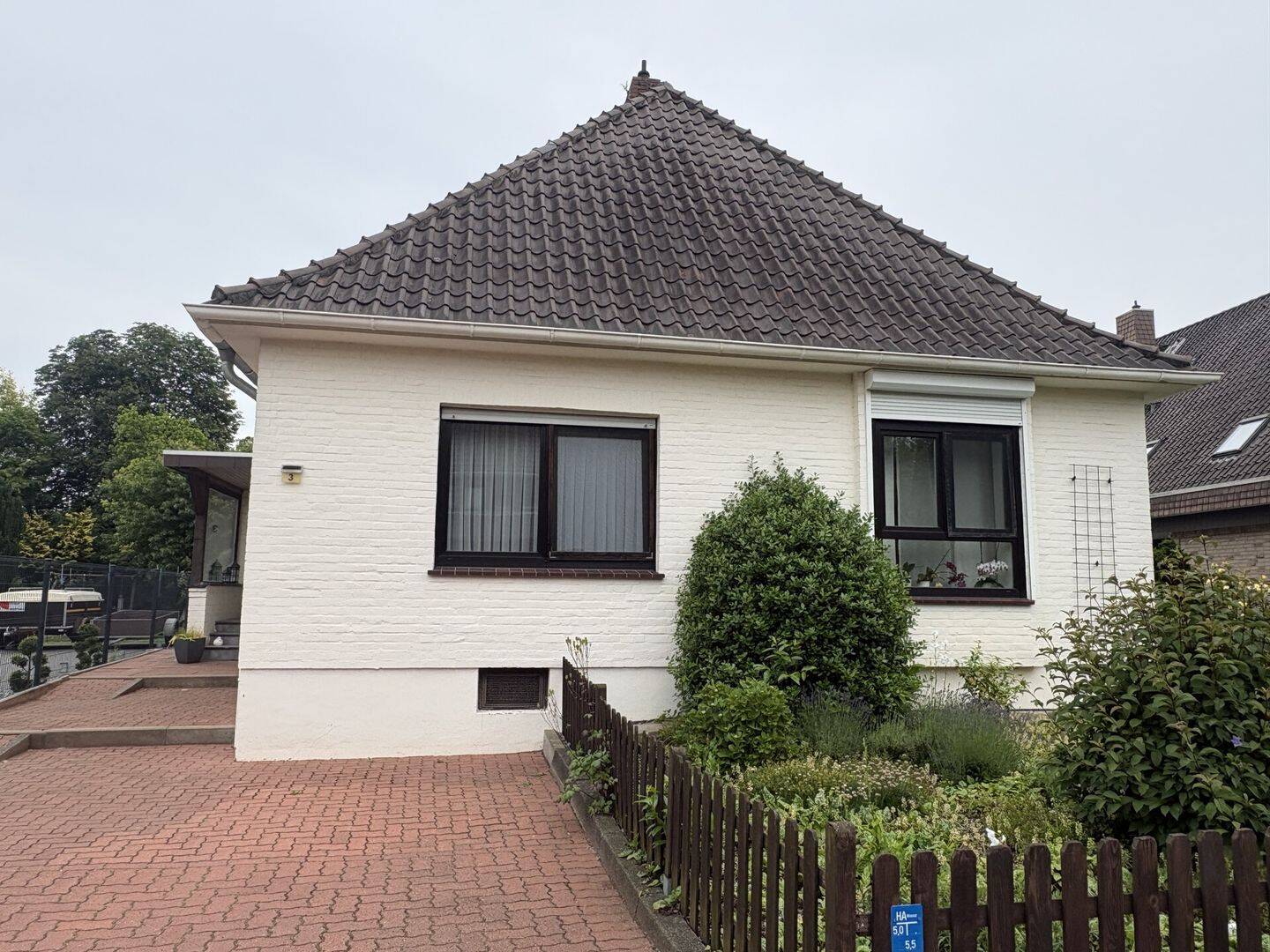 Bungalow mit besonderem Charme und idyllischem Garten in zentrumsnaher Lage – Hoya – Vorschaubild 4