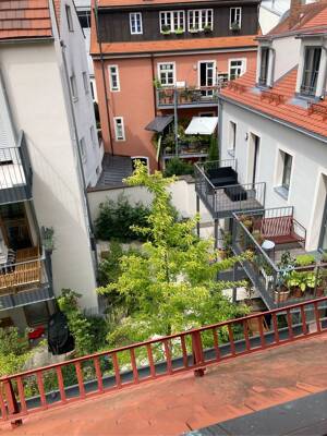 Stilvolle und gemütliche 2 - Zimmer - DG Wohnung mit Einbauküche in saniertem Denkmal am westlichen Altstadtrand – 93047 Regensburg – Vorschaubild 5
