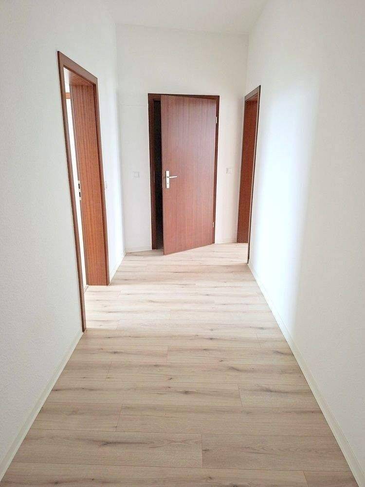 !! 3-Zimmer-Dachgeschosswohnung in ruhiger Lage !! – Chemnitz – Vorschaubild 2
