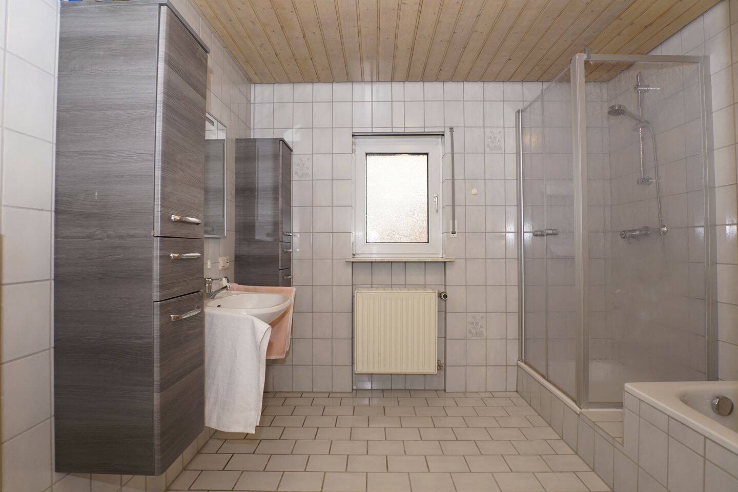 EFH in ruhiger Lage mit Terrasse, Balkon und Garage – Mittelbrunn – Vorschaubild 5
