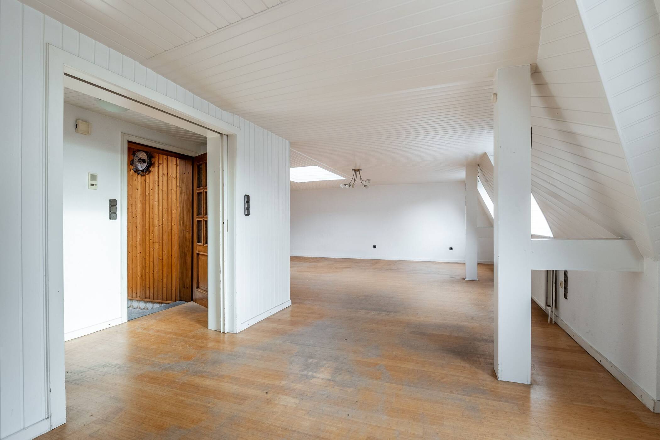 Lübeck I Aufgeteiltes Zinshaus mit Gewerbe und Wohneinheiten auf Altstadt-Insel mit Dachterrasse – Lübeck – Vorschaubild 4
