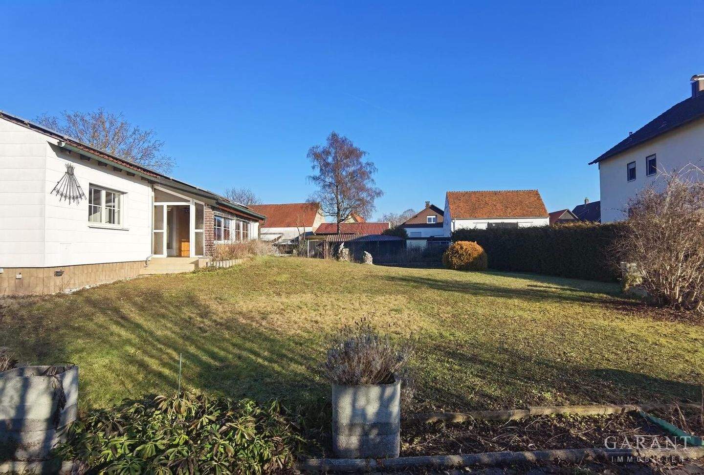 ~ Ebenerdig wohnen - Bungalow auf großzügigem Grundstück ~ – Manching – Vorschaubild 4