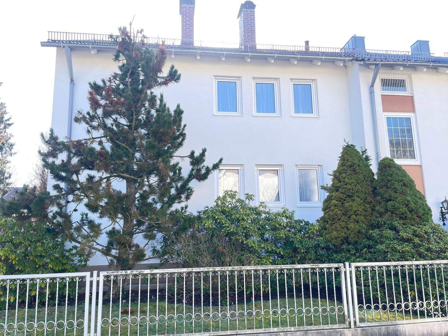 Mögeldorf Farnstraße: 2-Familienhaus mit Doppel-Garage und großem Garten – Nürnberg – Vorschaubild 2