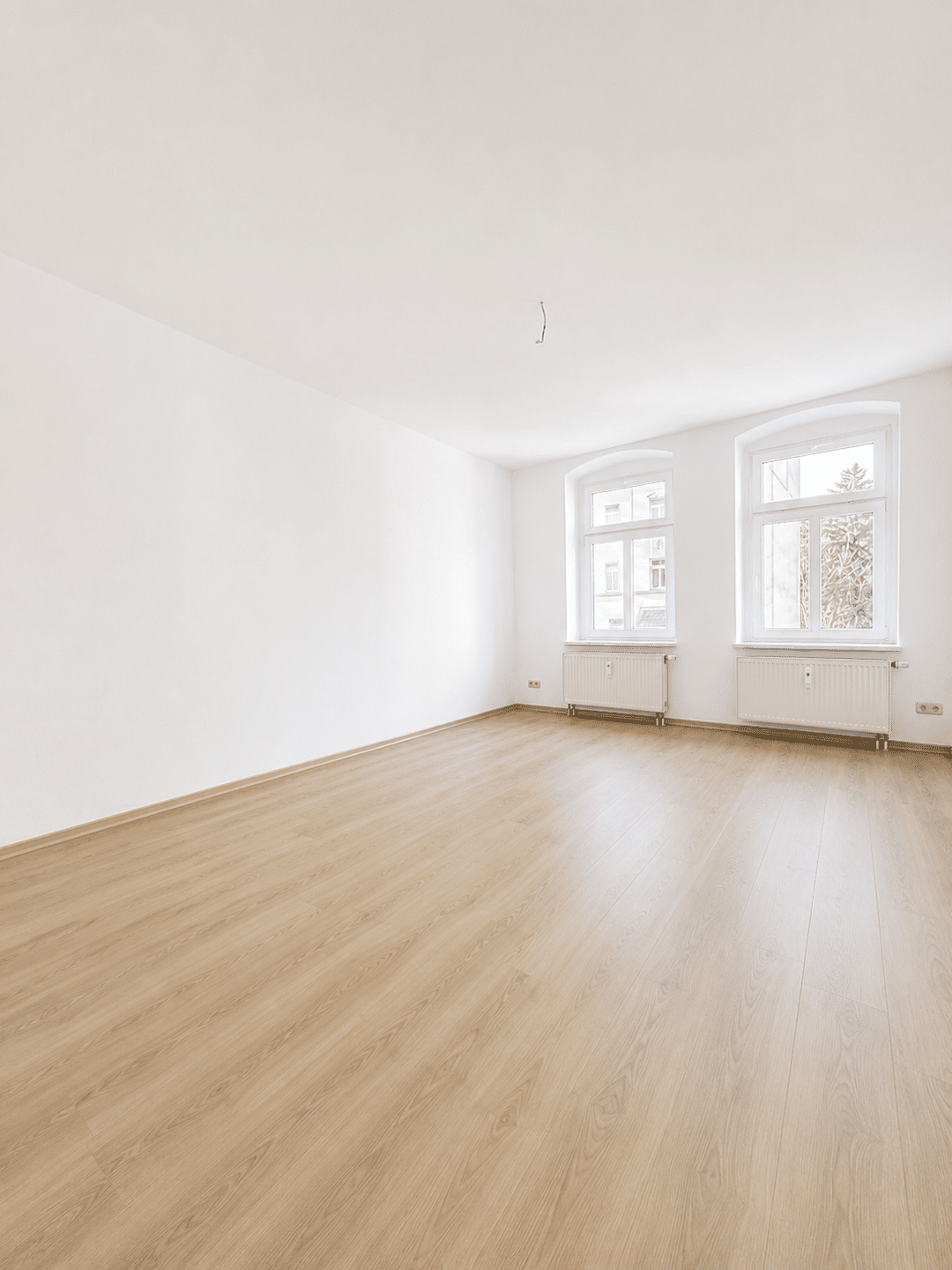 ***Geräumige 3-Raumwohnung mit neuem Fußboden und Balkon – Chemnitz – Vorschaubild 4
