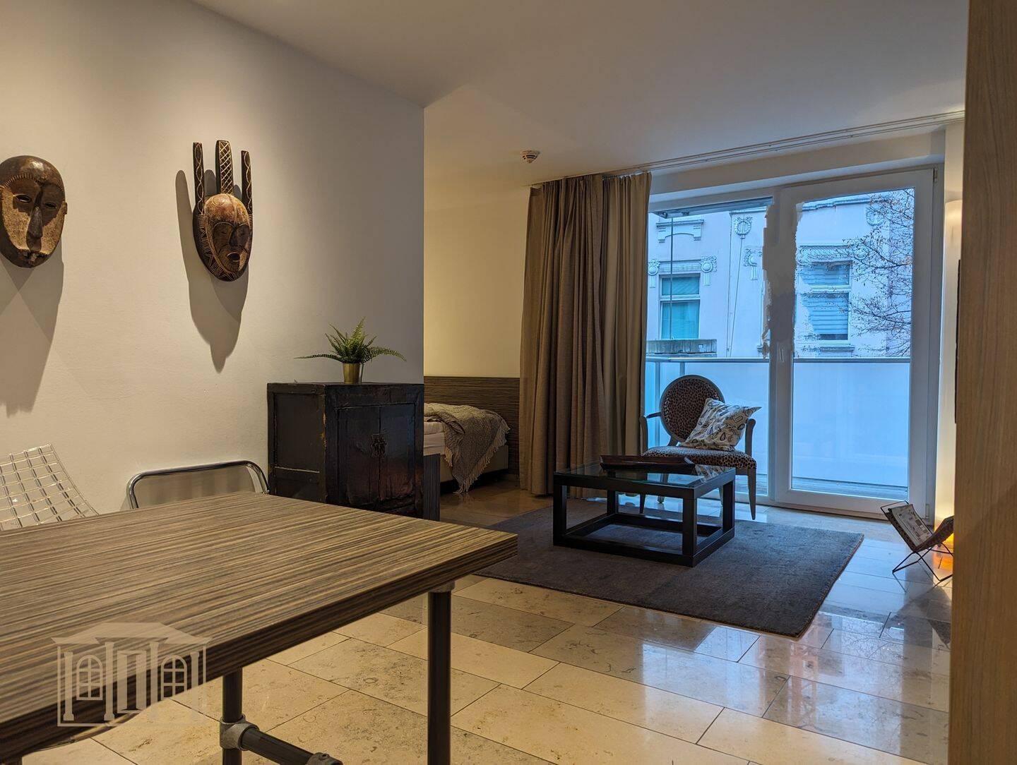 Fully Furnished / All-in: Exklusives Art-Apartment mit City-Balkon im Zentrum – Düsseldorf – Vorschaubild 4