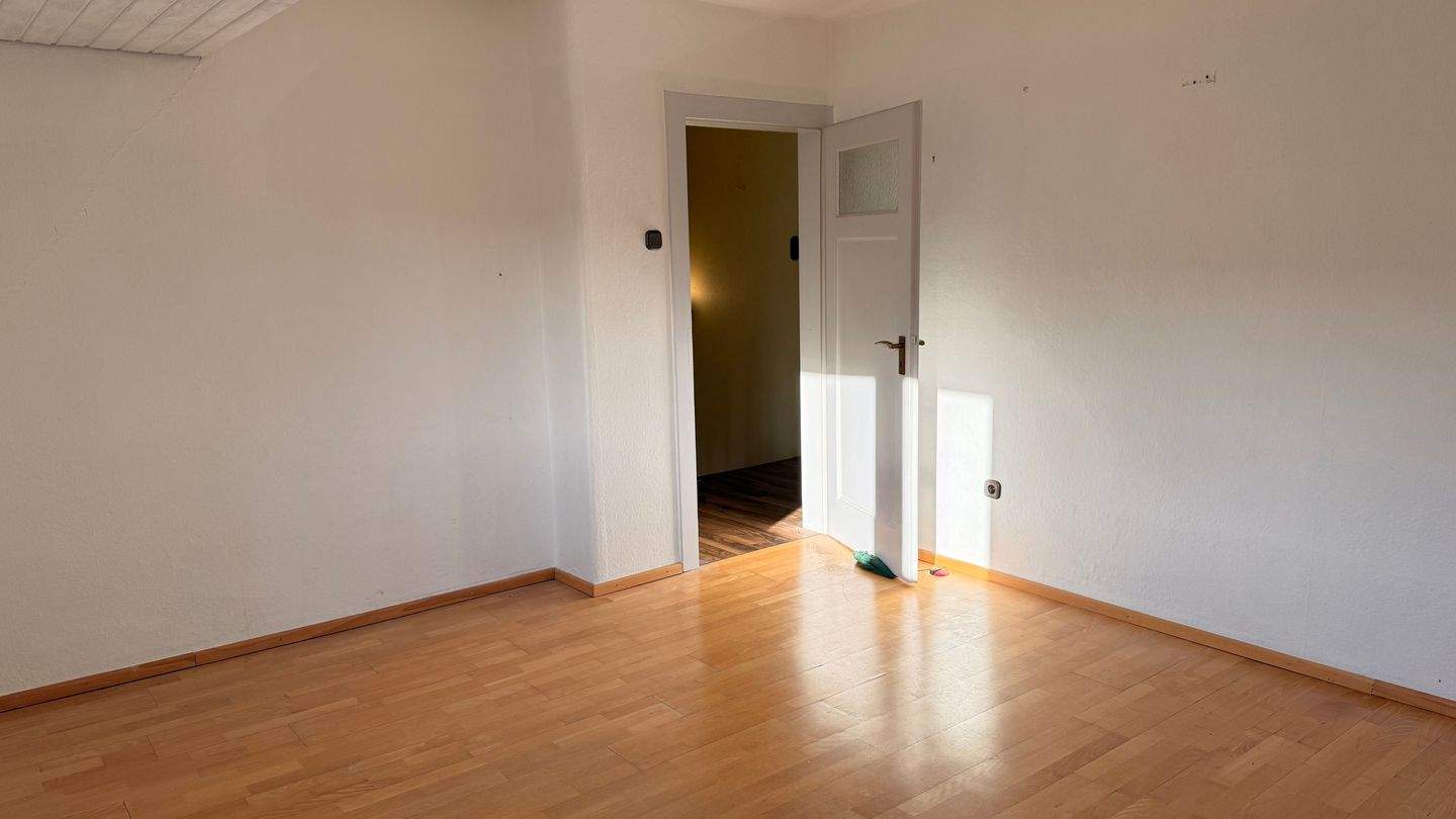 Reserviert! Gemütliche Doppelhaushälfte auf großem Grundstück in Hemmingen-Westerfeld – Hemmingen – Vorschaubild 6