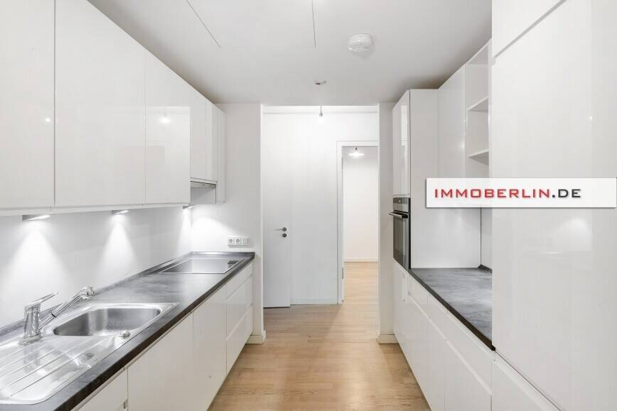 IMMOBERLIN.DE - Toplage bei der Spree! Exquisite Design-Wohnung mit Westloggia, Concierge & Wellness – Berlin – Vorschaubild 4