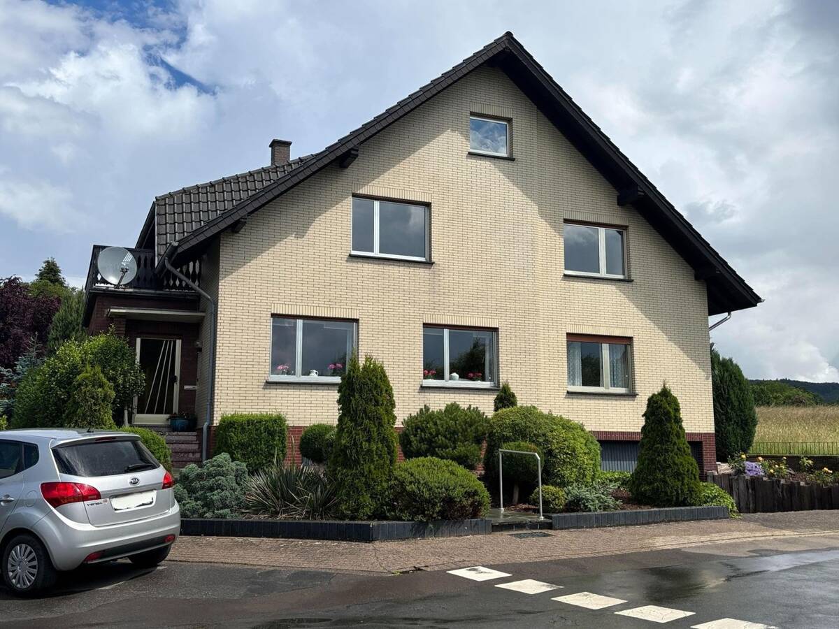 Geräumige 4-Zimmer-Wohnung im Dachgeschoss mit Fernsicht in Bad Oeynhausen - Volmerdingsen – 32549 Bad Oeynhausen – Bild 1 von 9