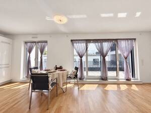 Lichtdurchflutete 2-Zimmer-Wohnung mit Balkon in Derendorf – 40476 Düsseldorf – Vorschaubild 5