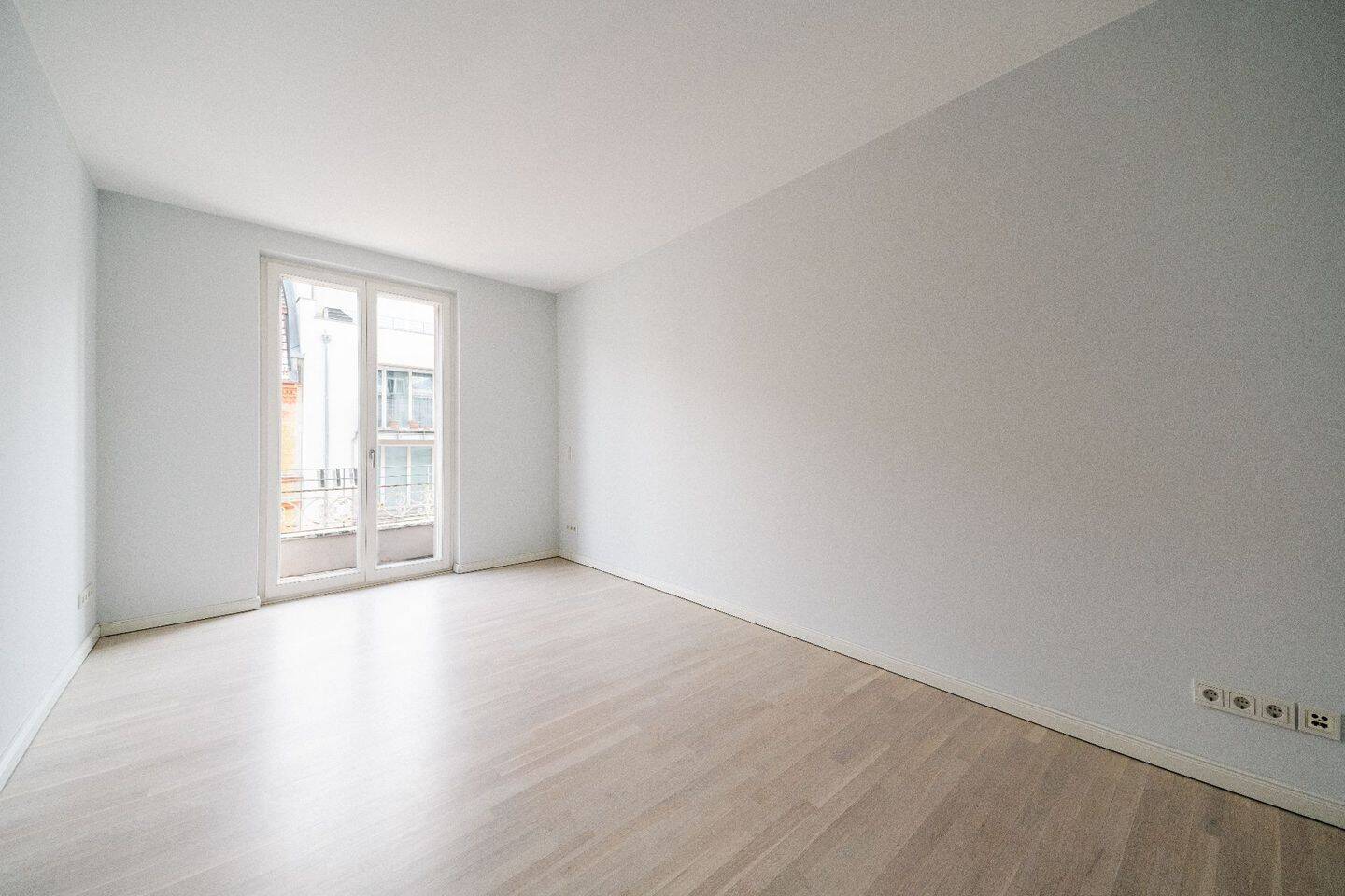 Historical charm meets modern living - exclusive apartment in an old building in the Scheunenviertel – Berlin – Vorschaubild 9